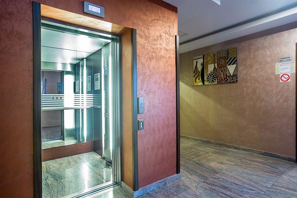 Inter Business Bucharest Hotel Eksteriør billede