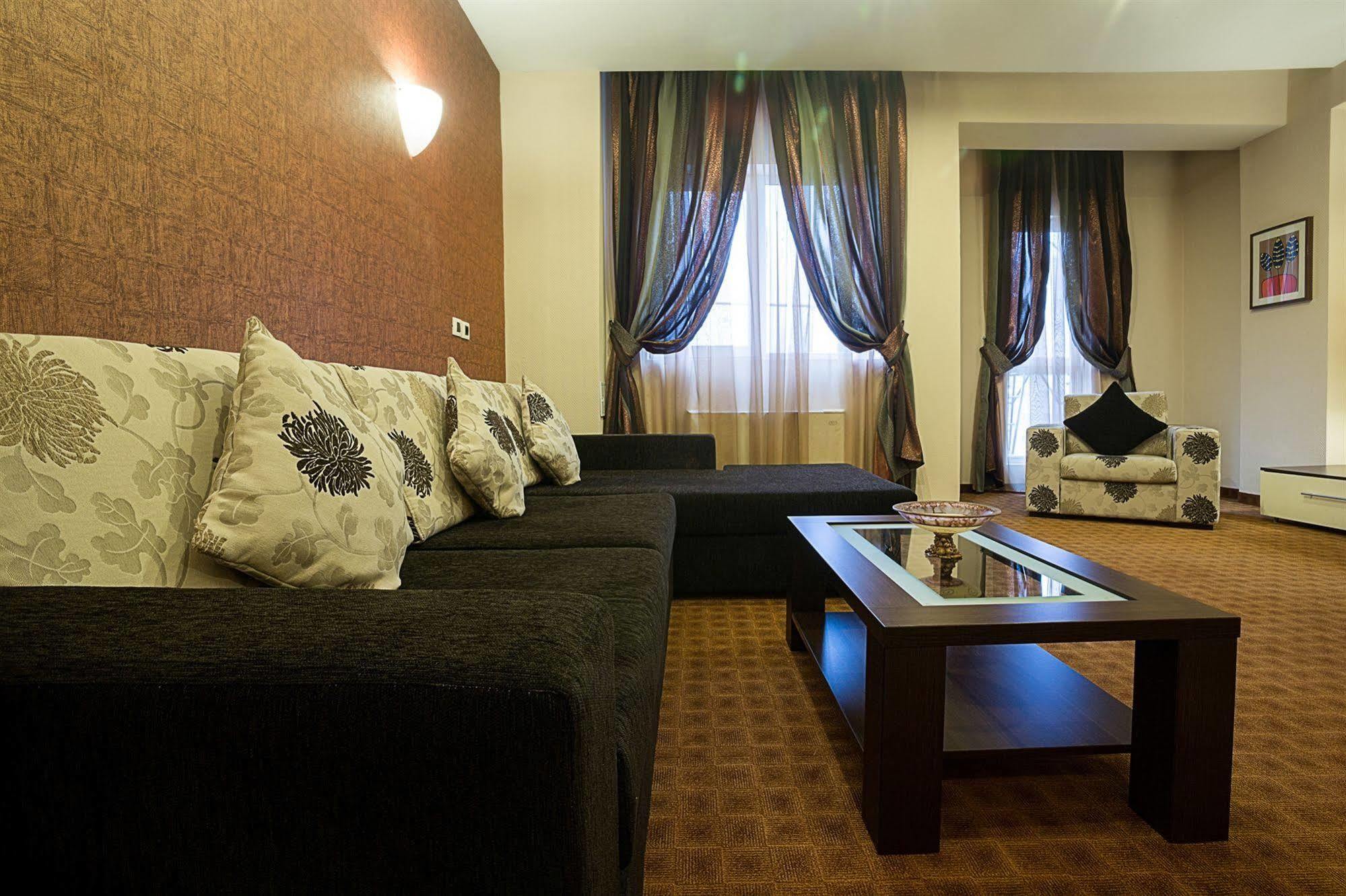 Inter Business Bucharest Hotel Eksteriør billede