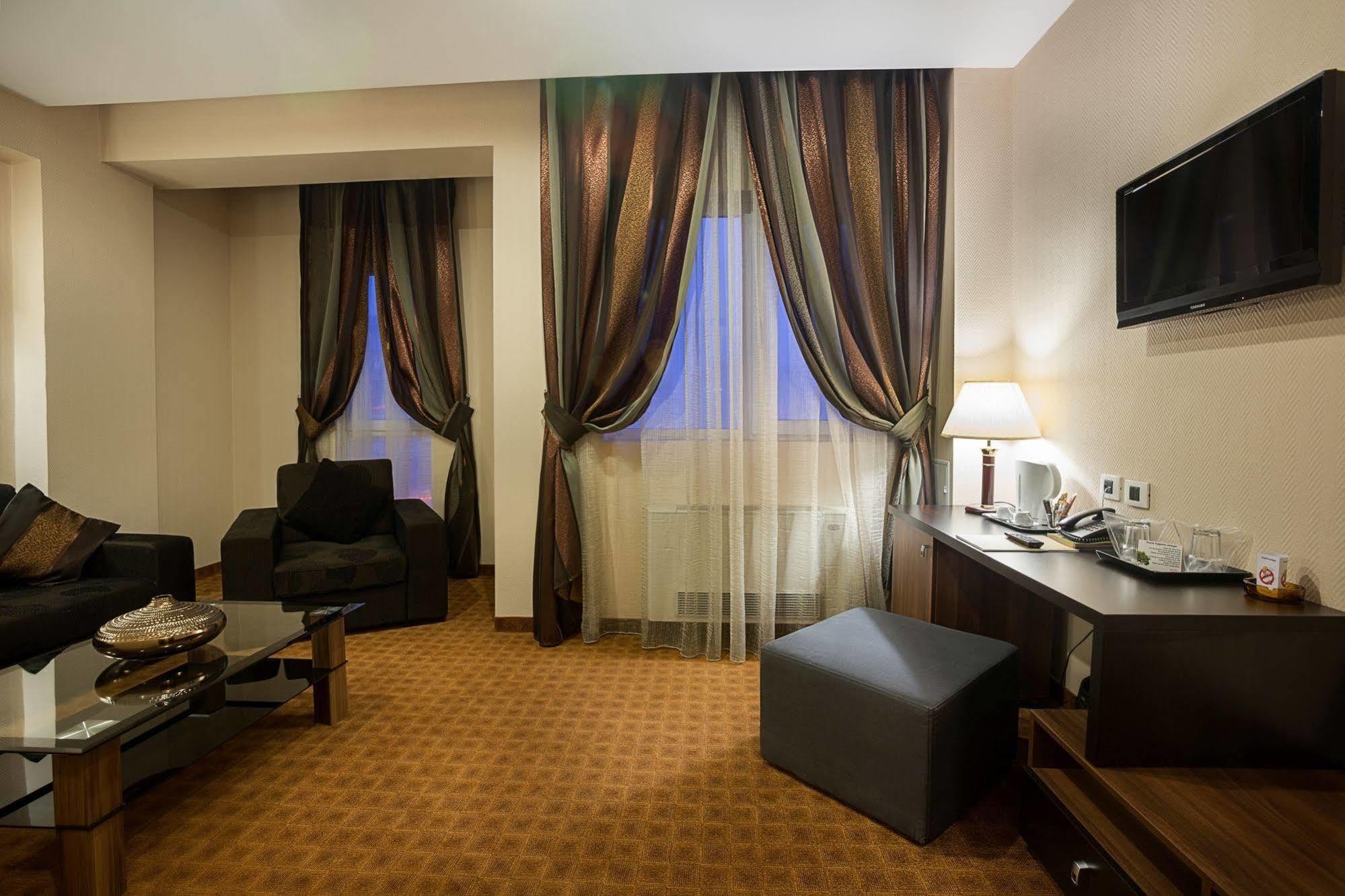 Inter Business Bucharest Hotel Eksteriør billede