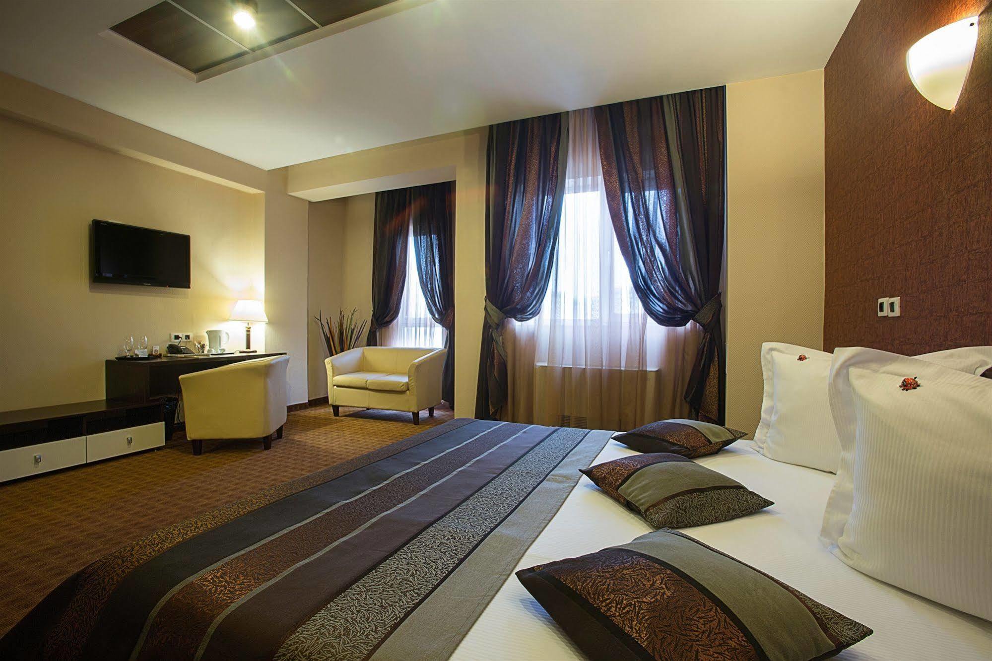 Inter Business Bucharest Hotel Eksteriør billede