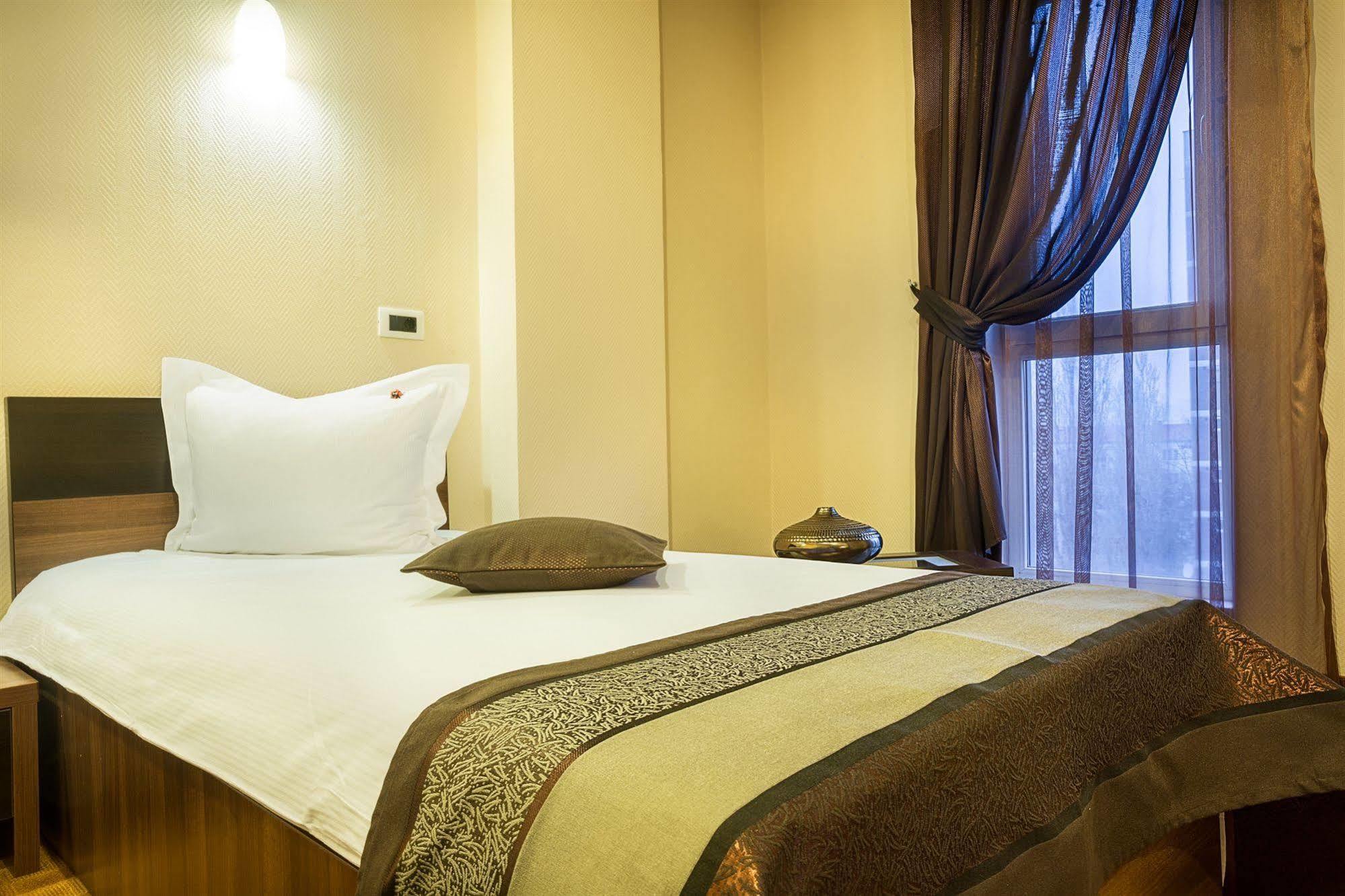 Inter Business Bucharest Hotel Eksteriør billede