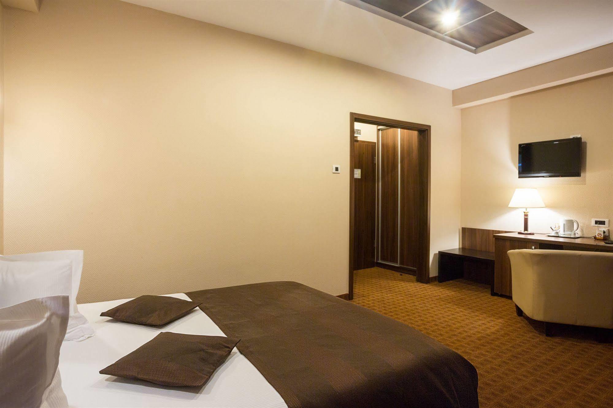 Inter Business Bucharest Hotel Eksteriør billede